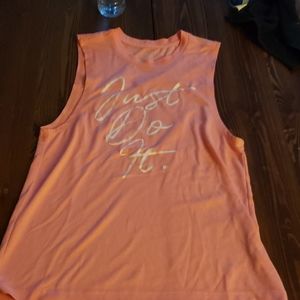 Nike xs tank coral color